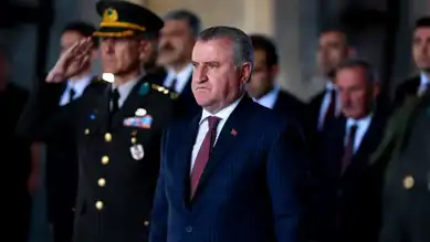 Bakan Bak, Anıtkabir'de Gençlerle Buluştu